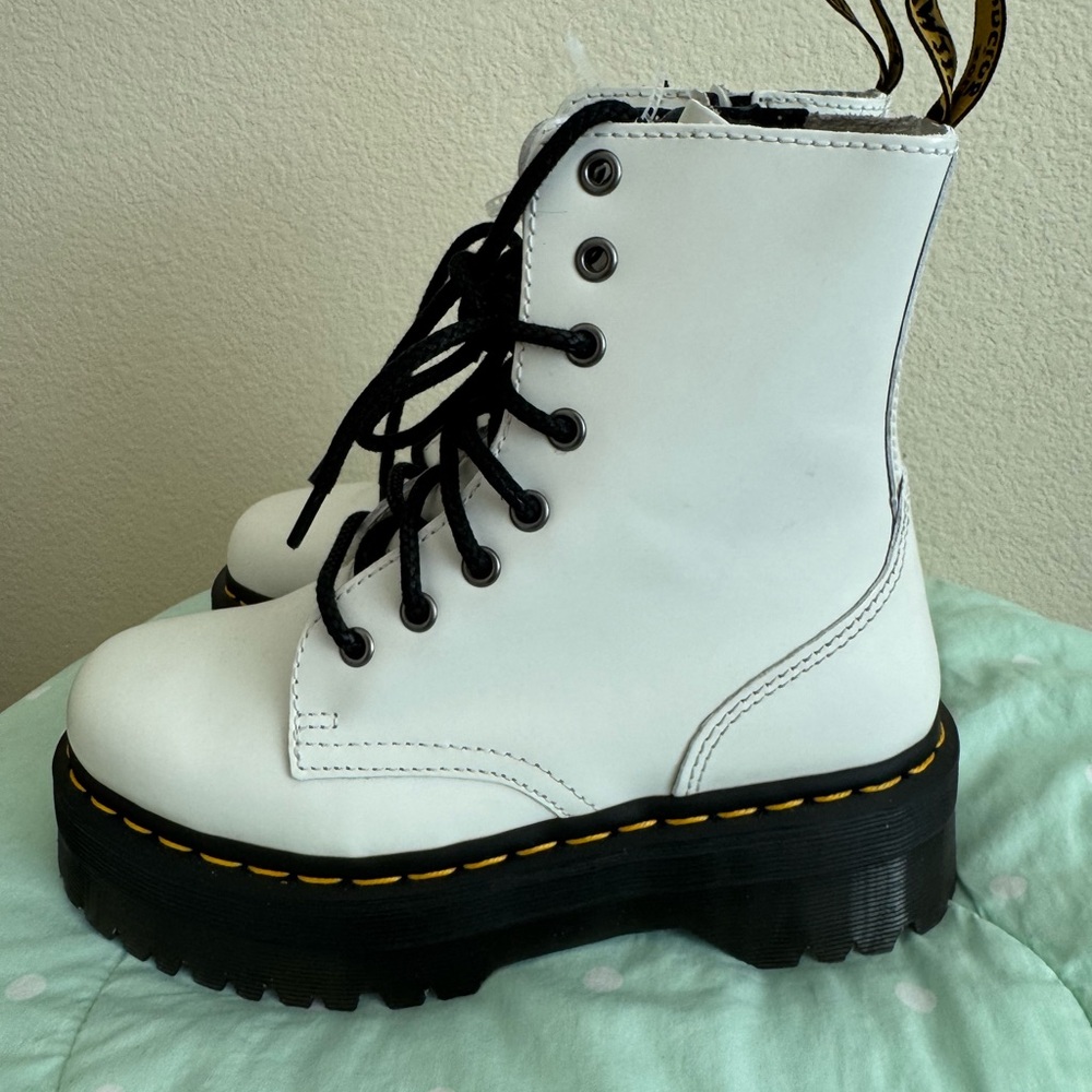 Dr. Martens Jadon White Leather Platform Boots EU 37/Men’s size 5/Women’s size 6